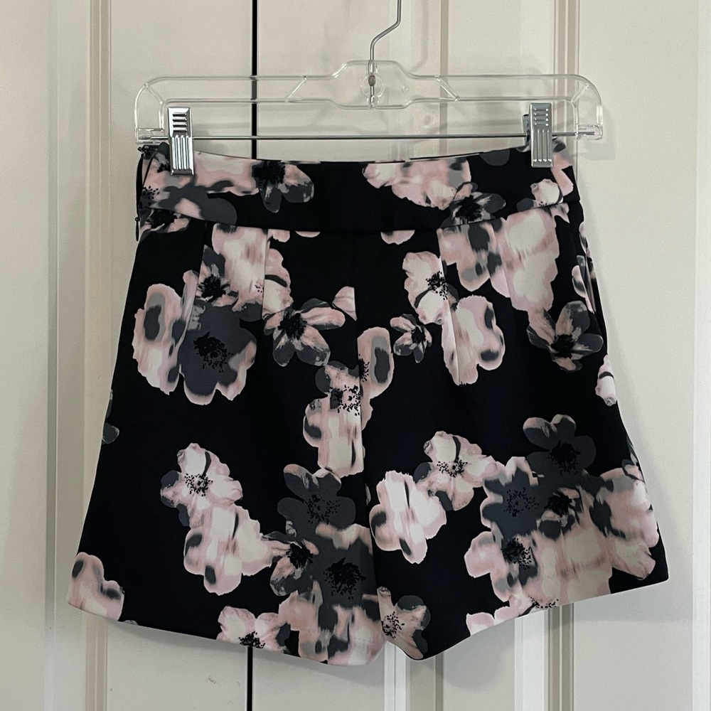 Floral shorts with pockets